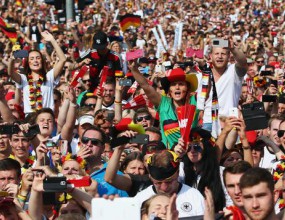 german fans welcomed their players
